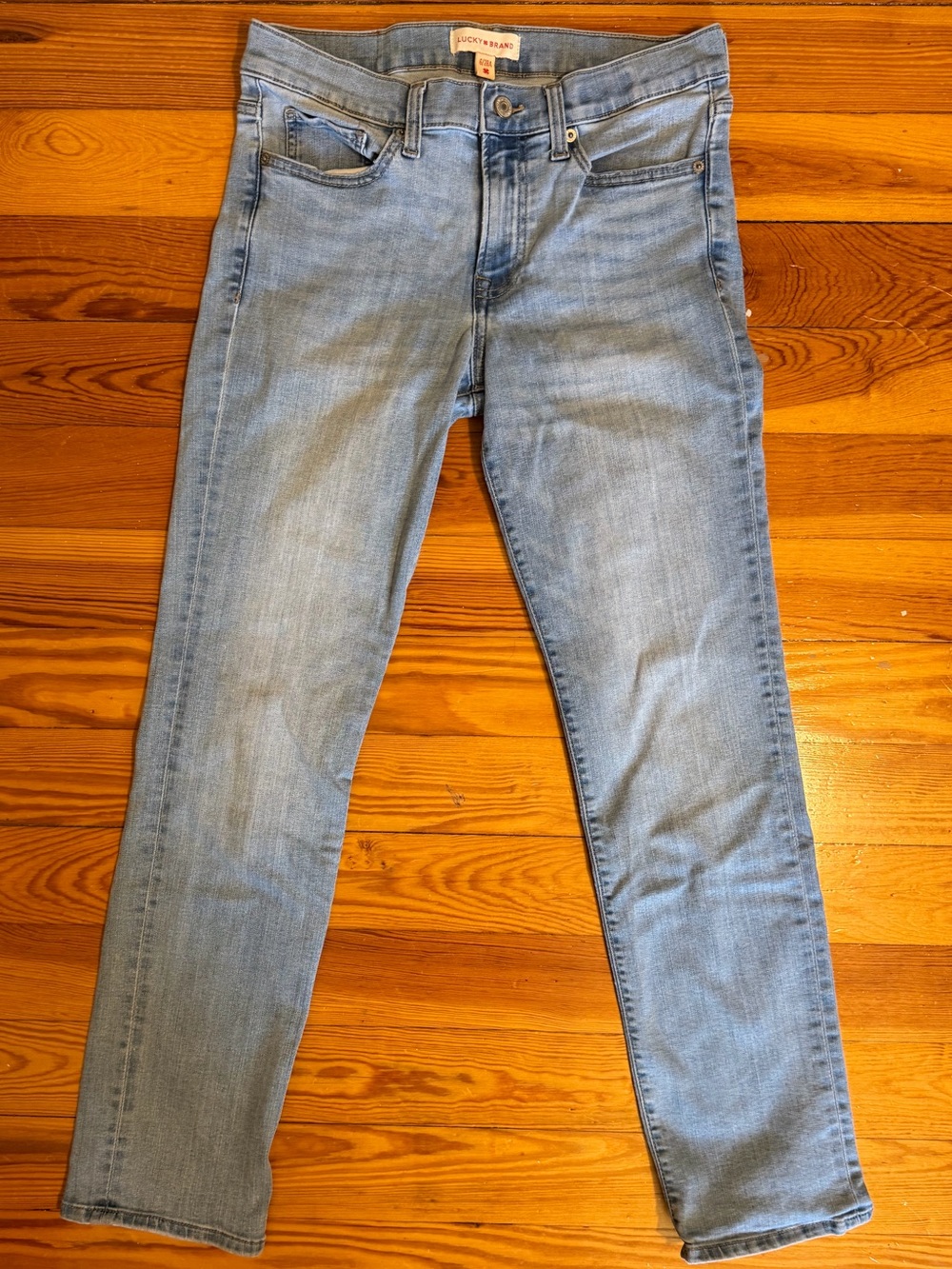 Lucky Brand Women’s Light Wash Straight Leg Jeans
